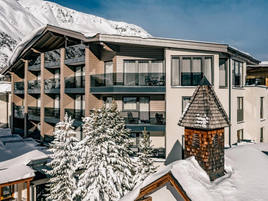 Hotel Bellevue by null