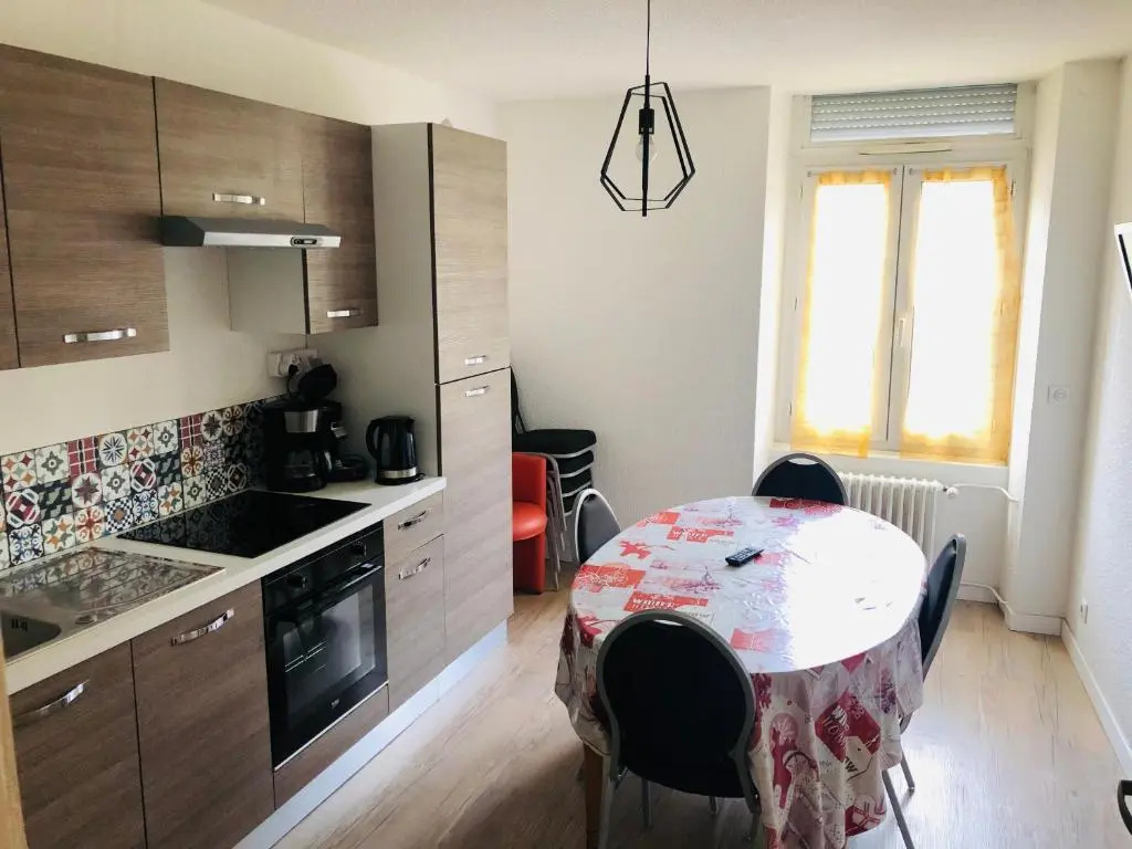3 Bedrooms Apartment