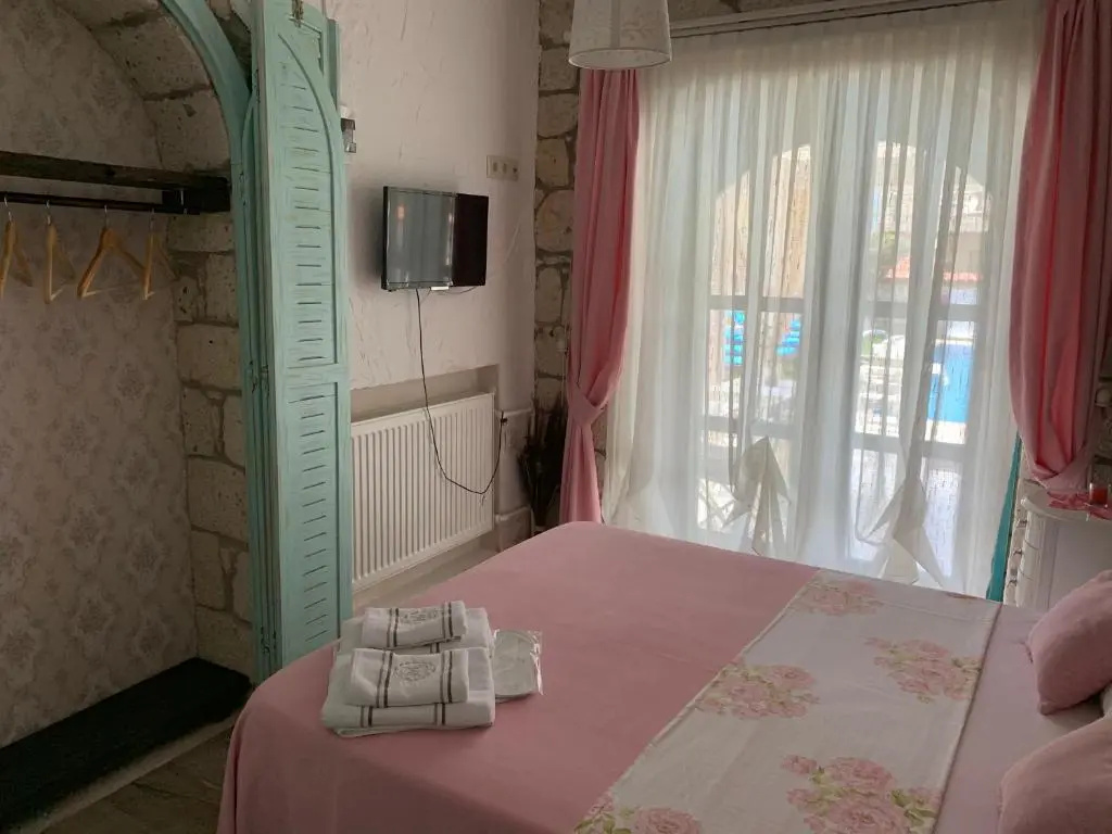 Economy Double room (full double bed)