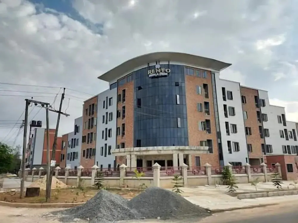 Rento Hotel and Suites