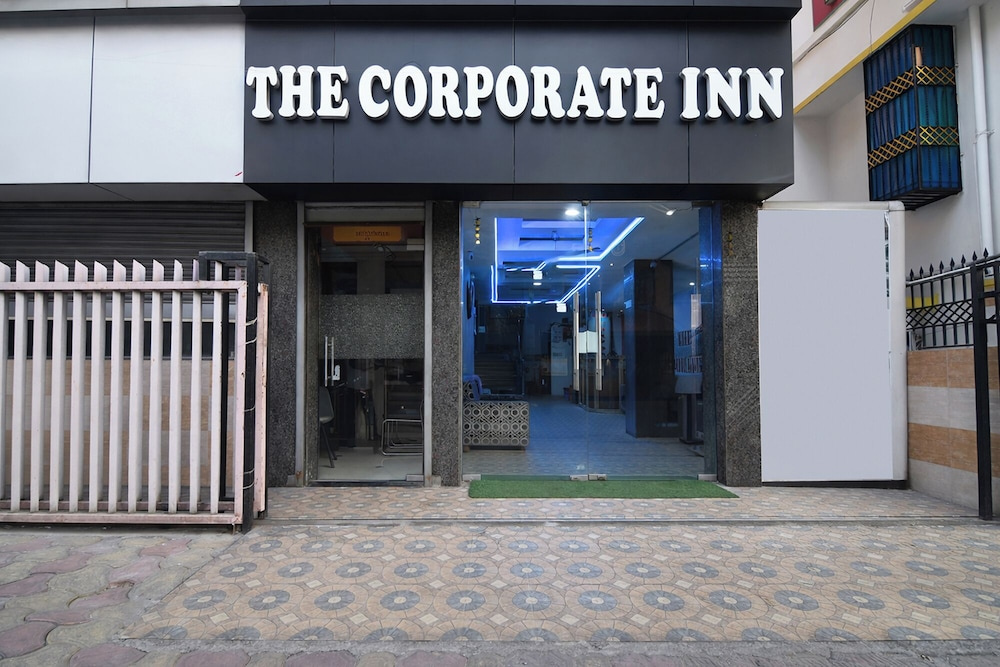 Fabhotel The Corporate Inn I