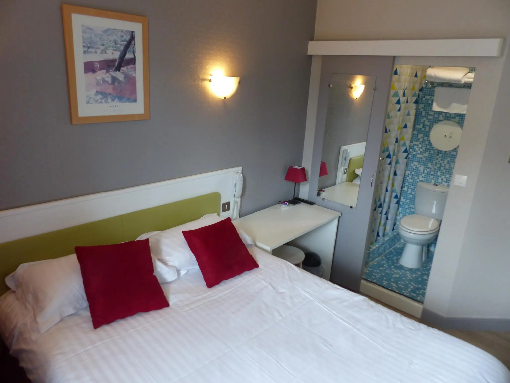 Standard Double room (full double bed)