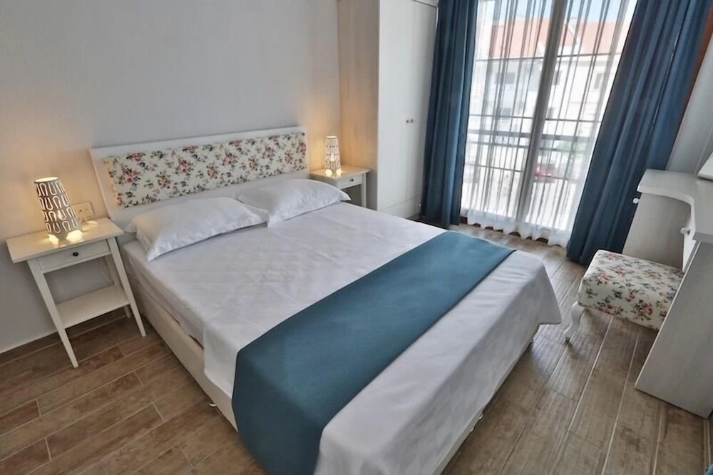 Standard Double room with balcony (full double bed)