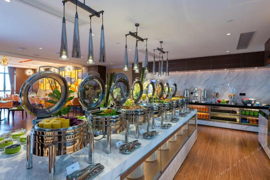 Food & Beverage