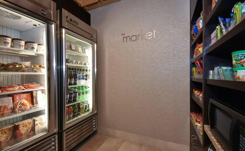 Food & Beverage