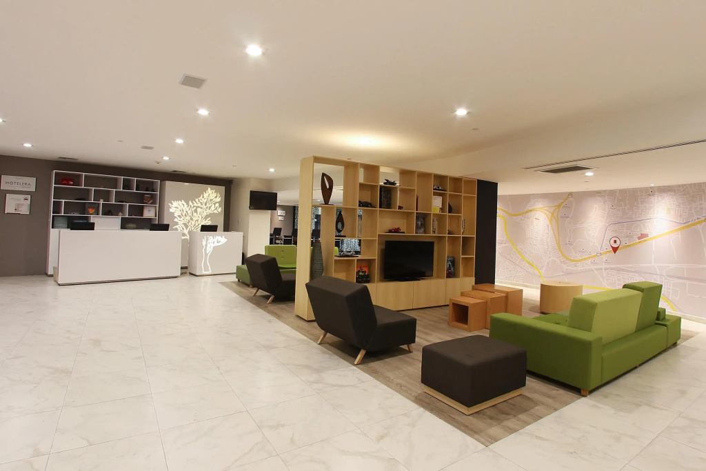 Lobby & Reception