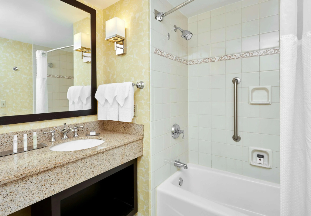 DoubleTree by Hilton Charlotte Gateway Village - Général