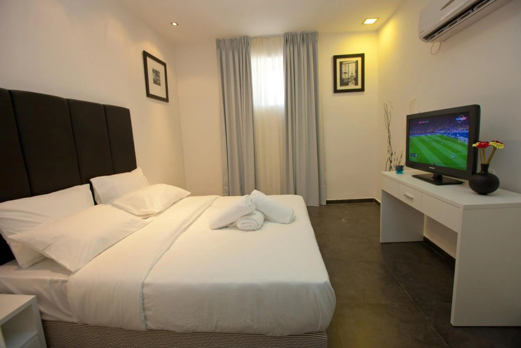Geula Suites — 4