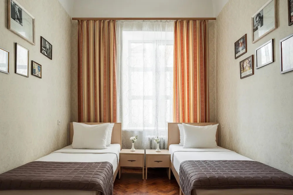1 Bedroom Standard Double Family room with city view (full double bed)