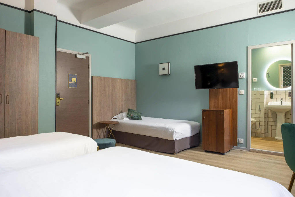 Standard Quadruple room