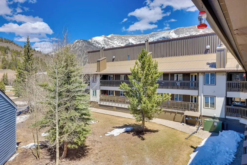 Copper Mtn Condo w/ Heated Pool: Ski-in/walk-out!