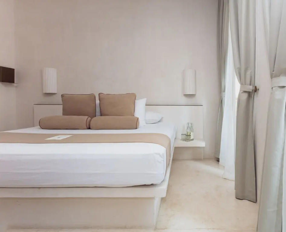 Superior room with balcony