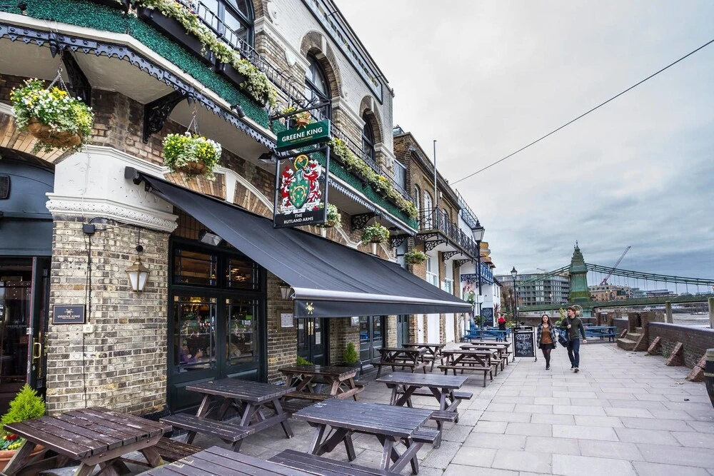 West London 3 bed Home Next to the River!