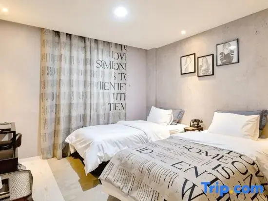 Deluxe Double room (twin beds)