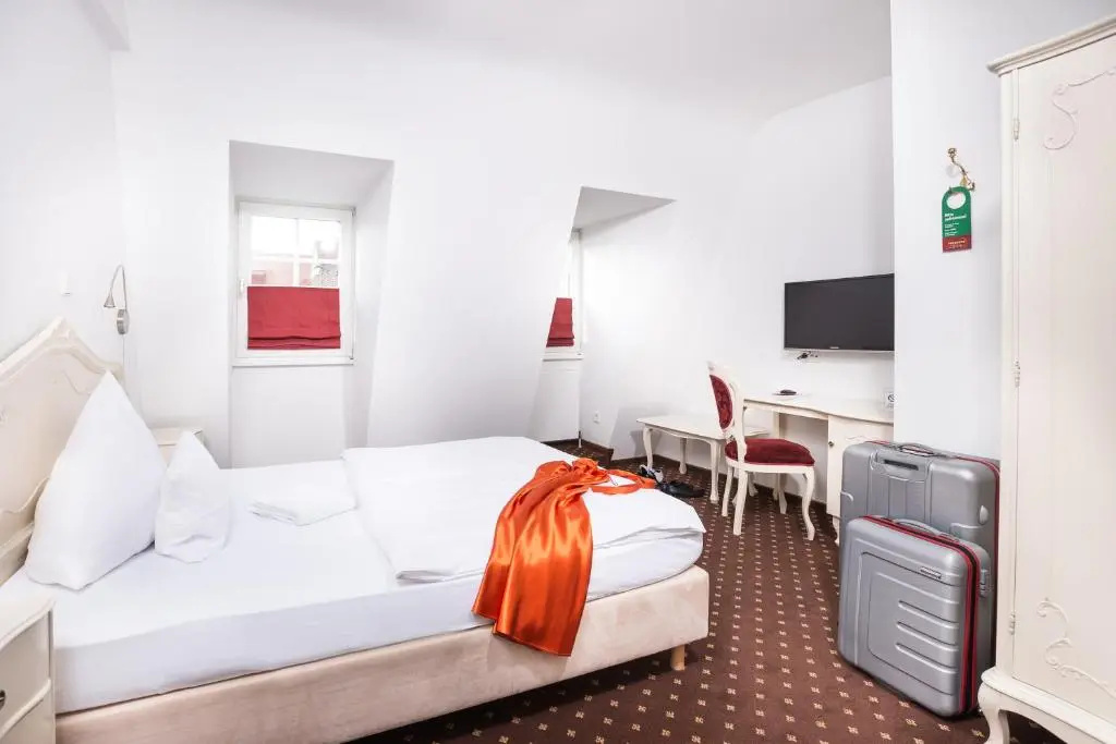Hotel Einhorn - Chambres