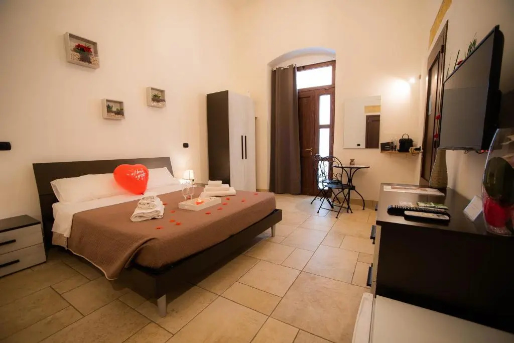 Standard Double room (full double bed)