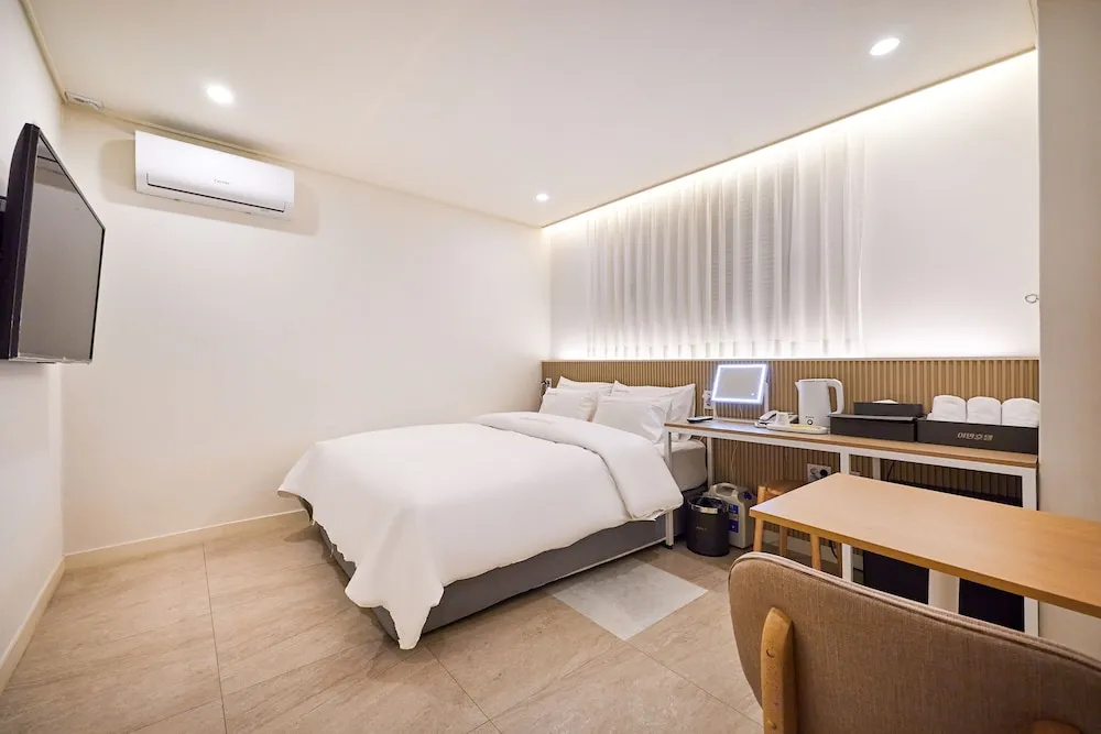 Urban Hotel