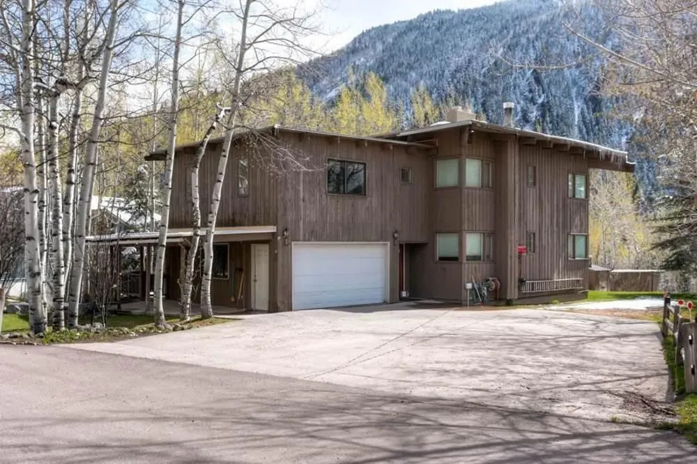 244 Eastwood Residence East End Aspen Home by McCartney