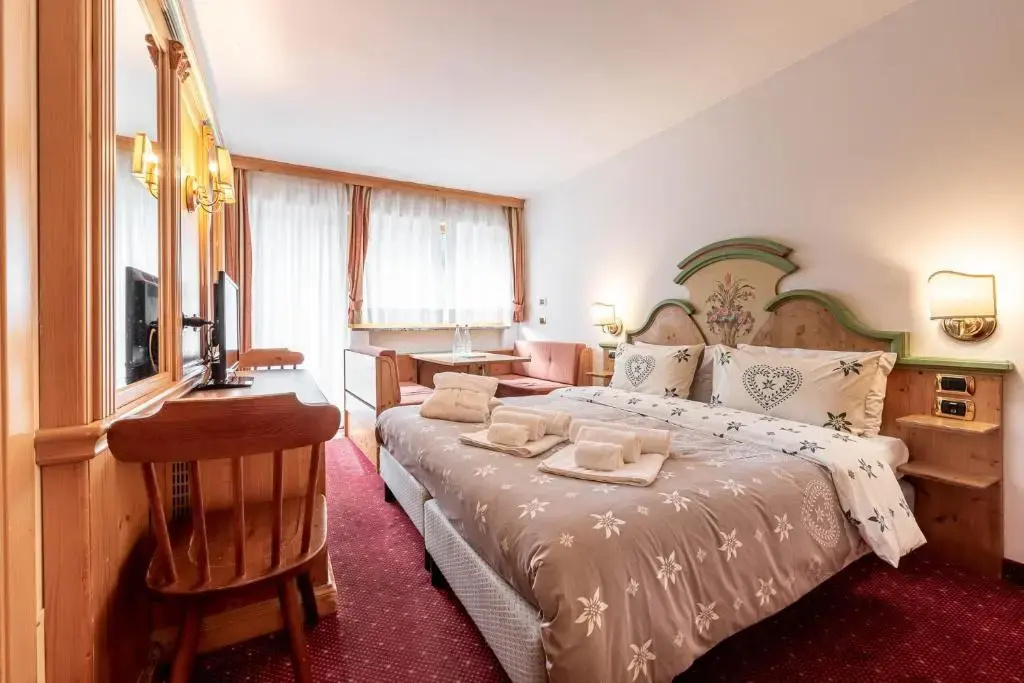Standard Double room (full double bed)