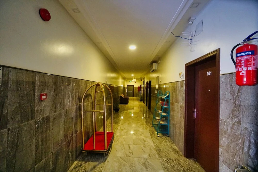 Lobby & Reception
