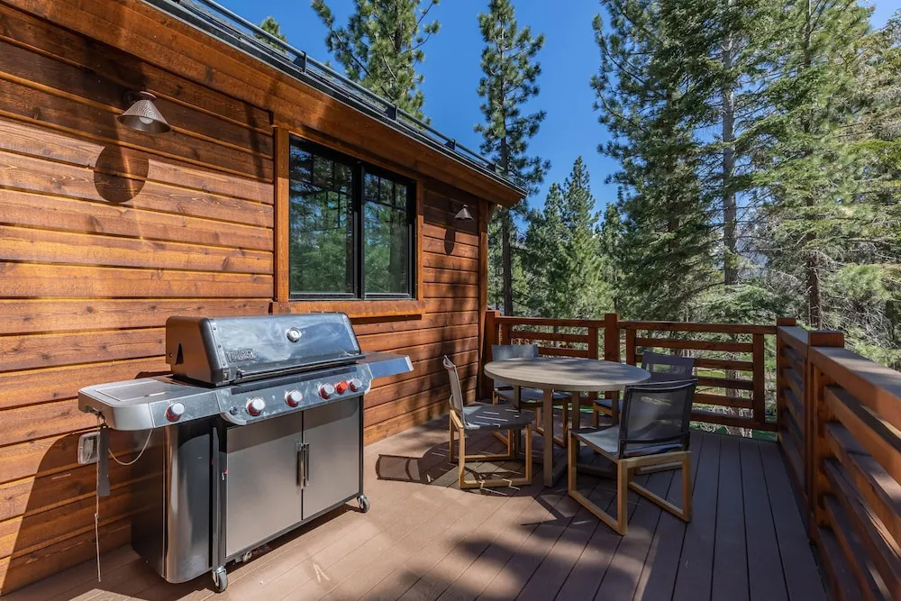 Gray Bear #86 4 Bedroom Home by RedAwning