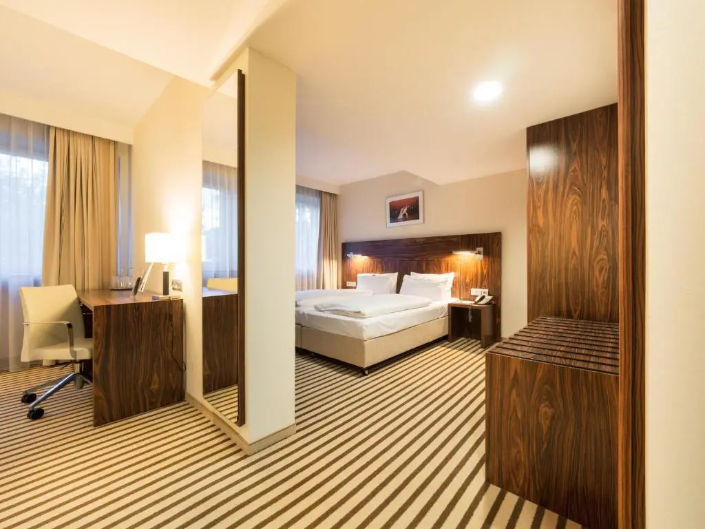 Premium Double room (full double bed)