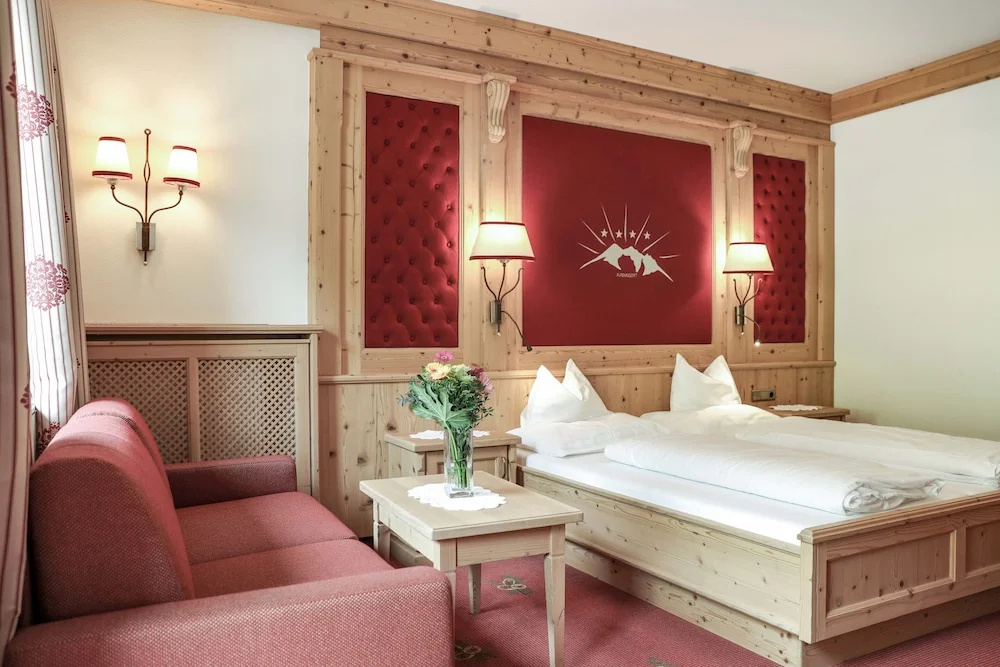 Superior Double room with balcony (full double bed)