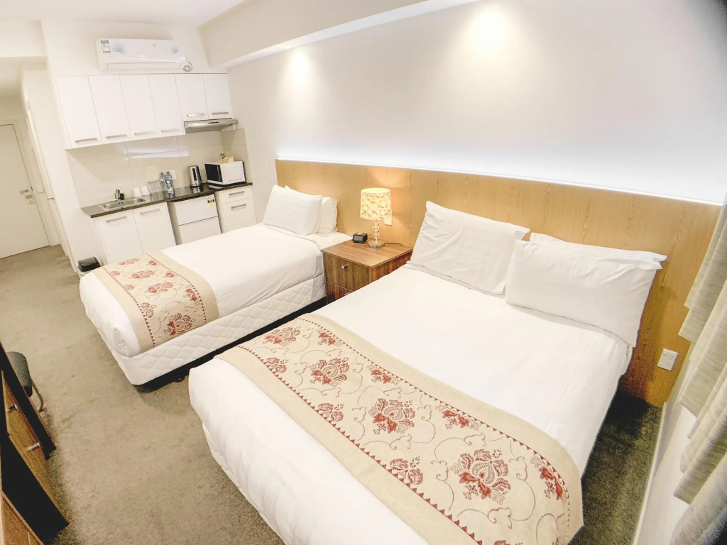 Goodview Hotel — 3