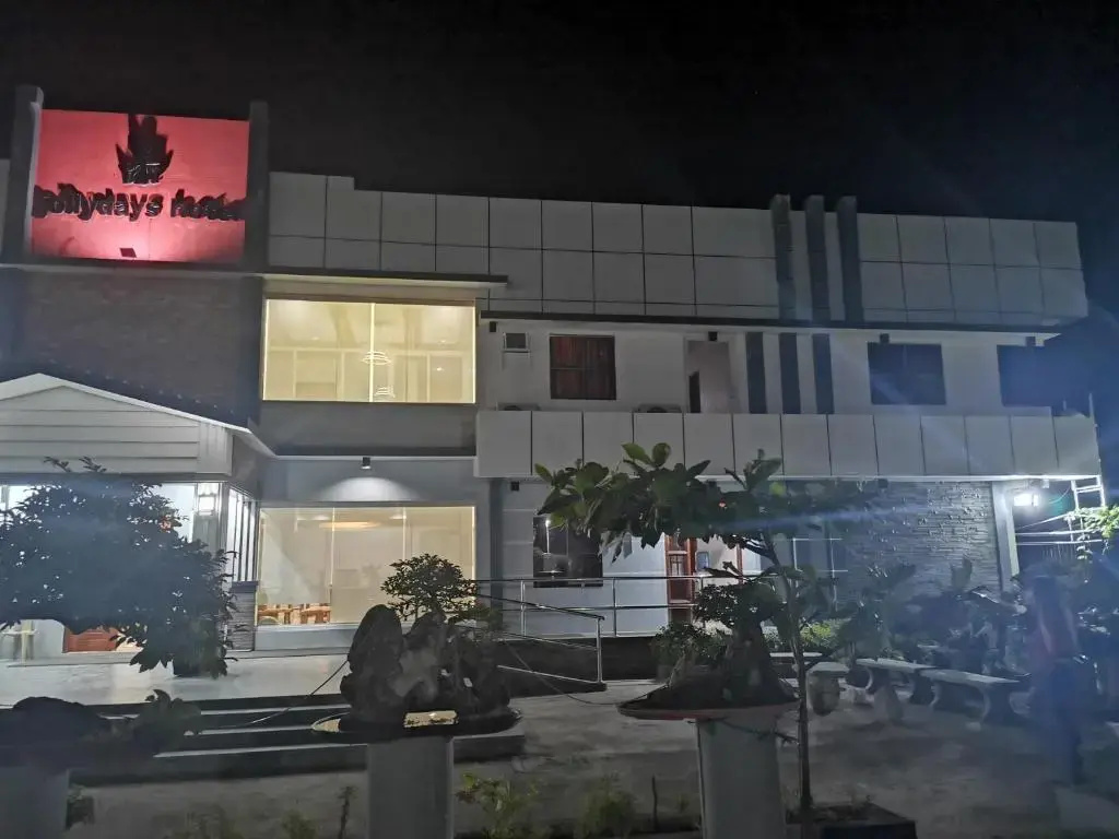RedDoorz Plus @ Jollydays Hotel Nueva Ecija