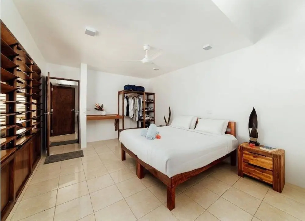 4 Bedrooms Villa