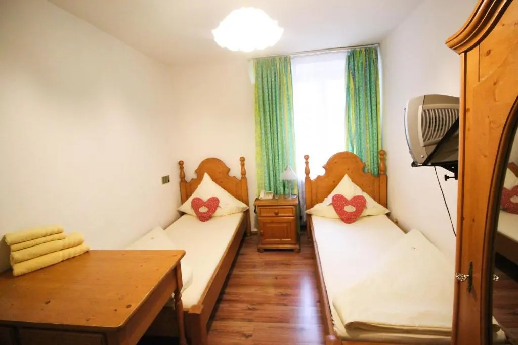 Standard Double room (twin beds)