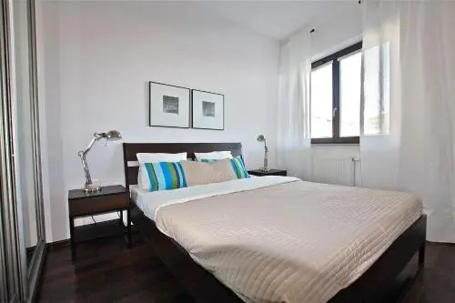 Piaskowa 6, obszerny, 98m2, z 2 syp dla rodzin do 8s by VisitWarsaw Apartments