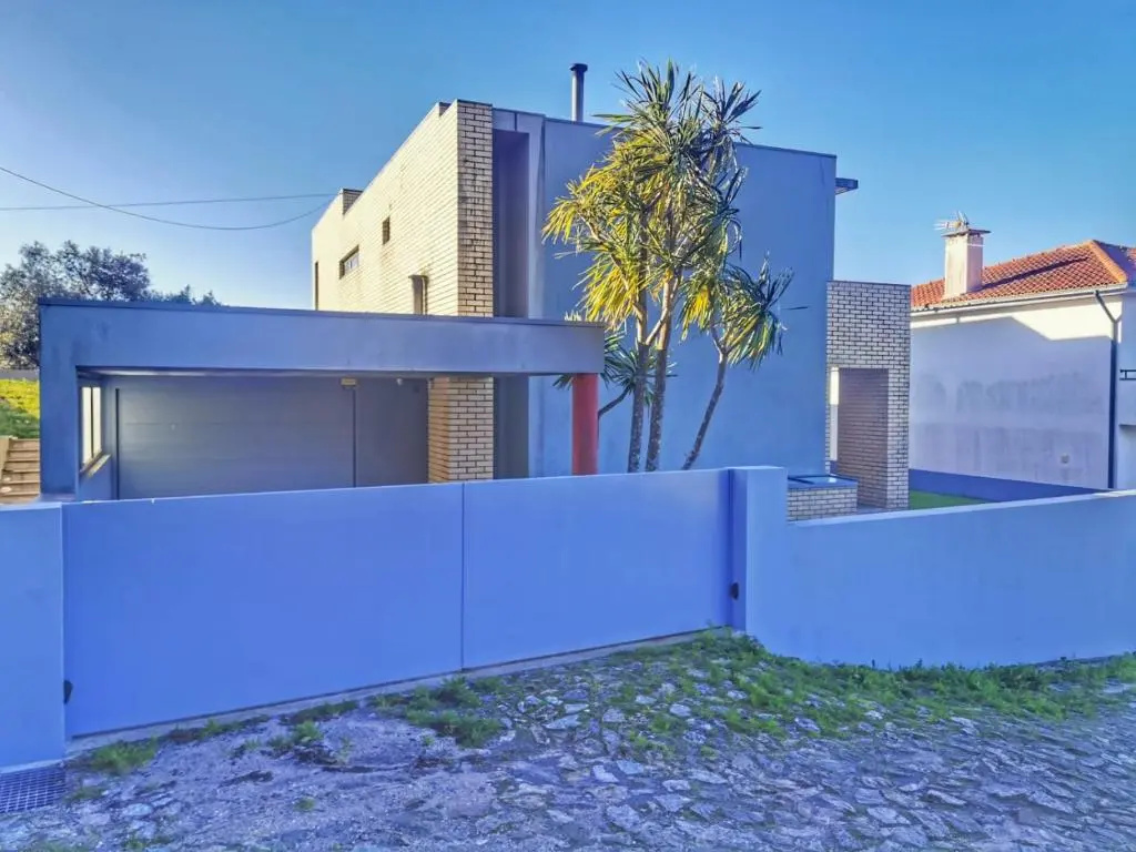 Hill & Beach house