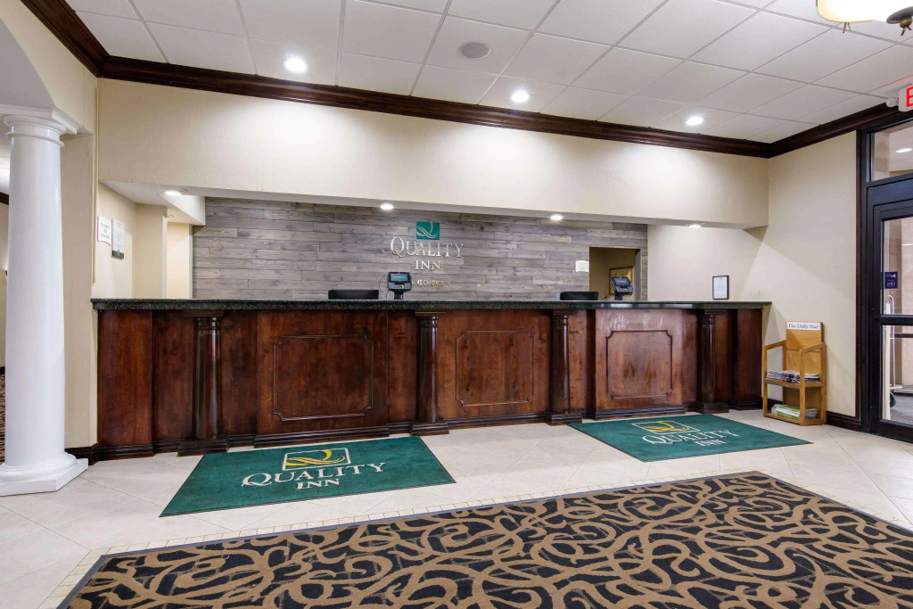 Lobby & Reception