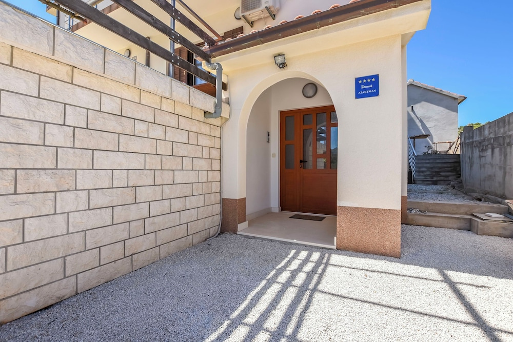Apartments Mareni