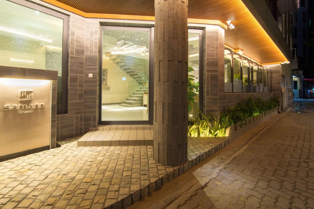 Lobby & Reception