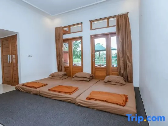 3 Bedrooms Villa with garden view