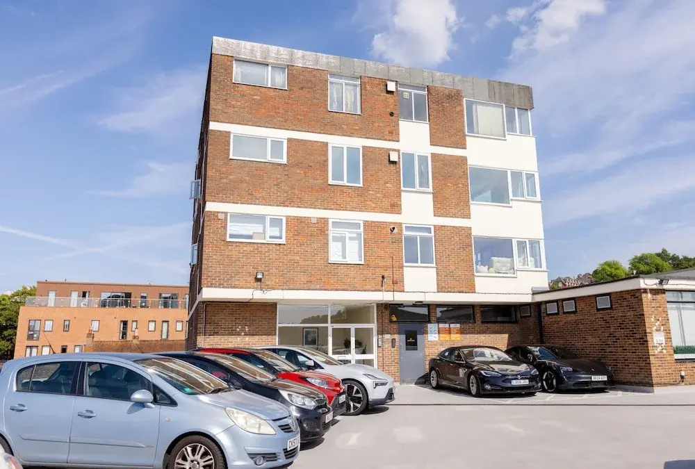 Apartment - Sleeps 6 - Parking - Wifi