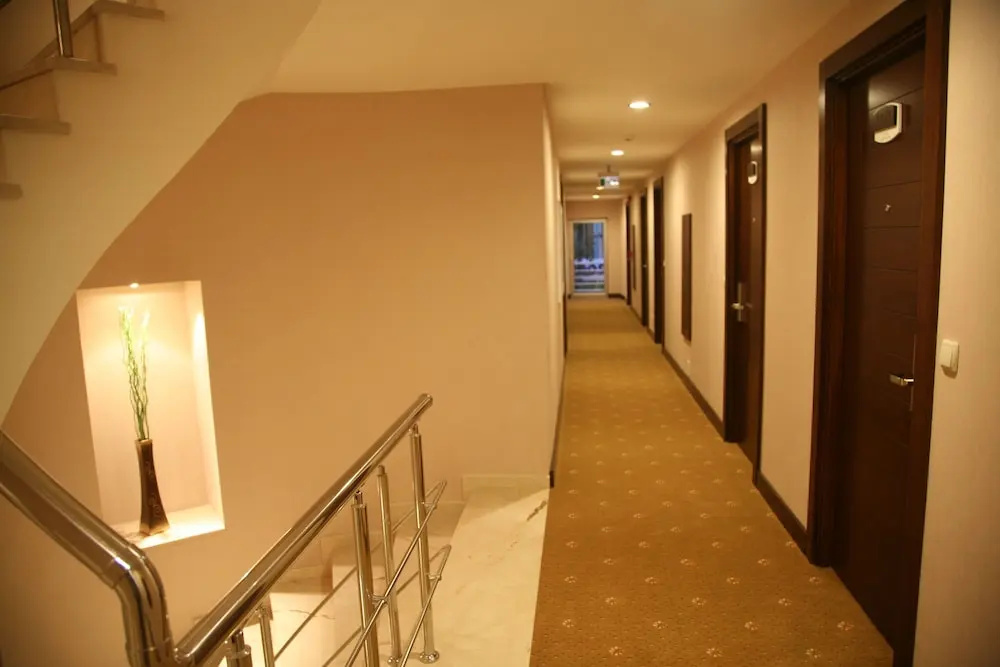 Cetin Otel - Général