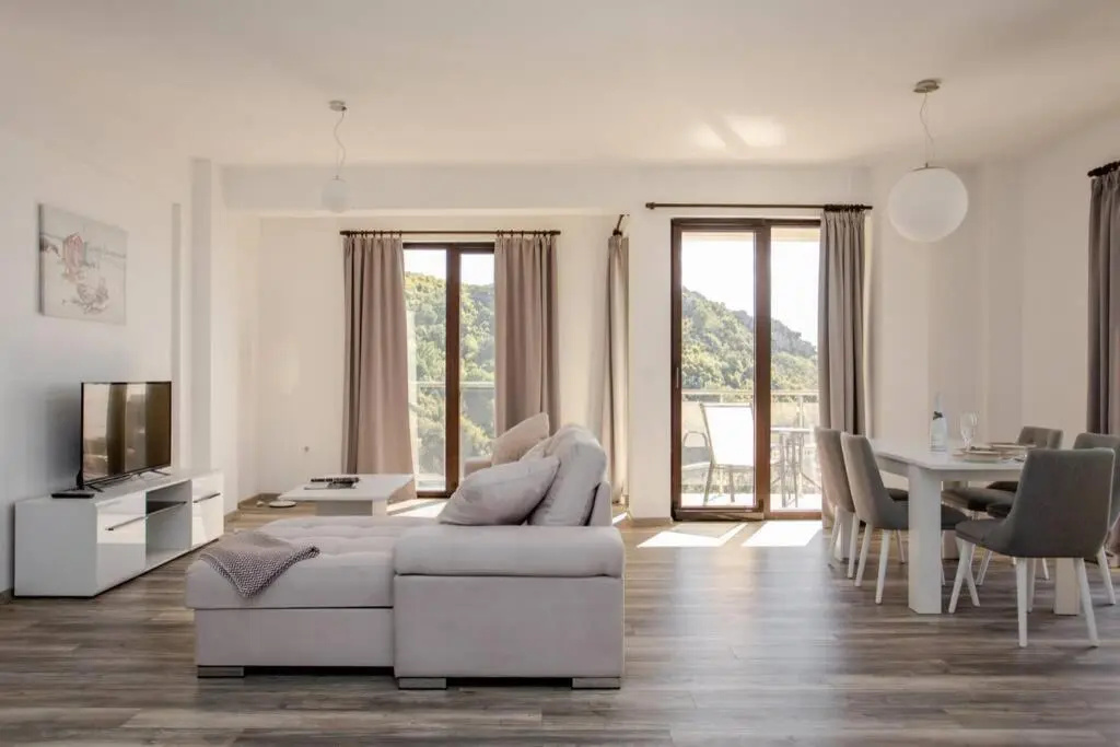 3 Bedrooms Penthouse with roof terrace Rafailovici