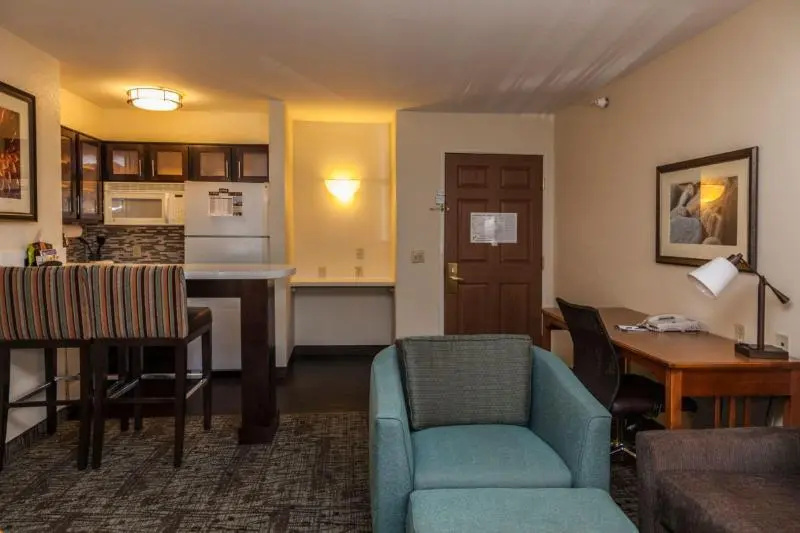 Staybridge Suites Colorado Springs North by IHG - Chambres