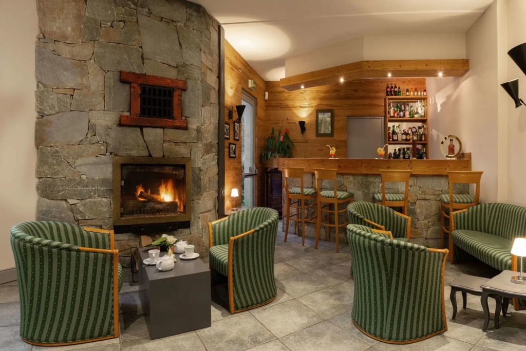 Lobby & Reception