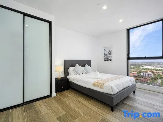 Liverpool Brand new 2 Br Apt City View + Parking