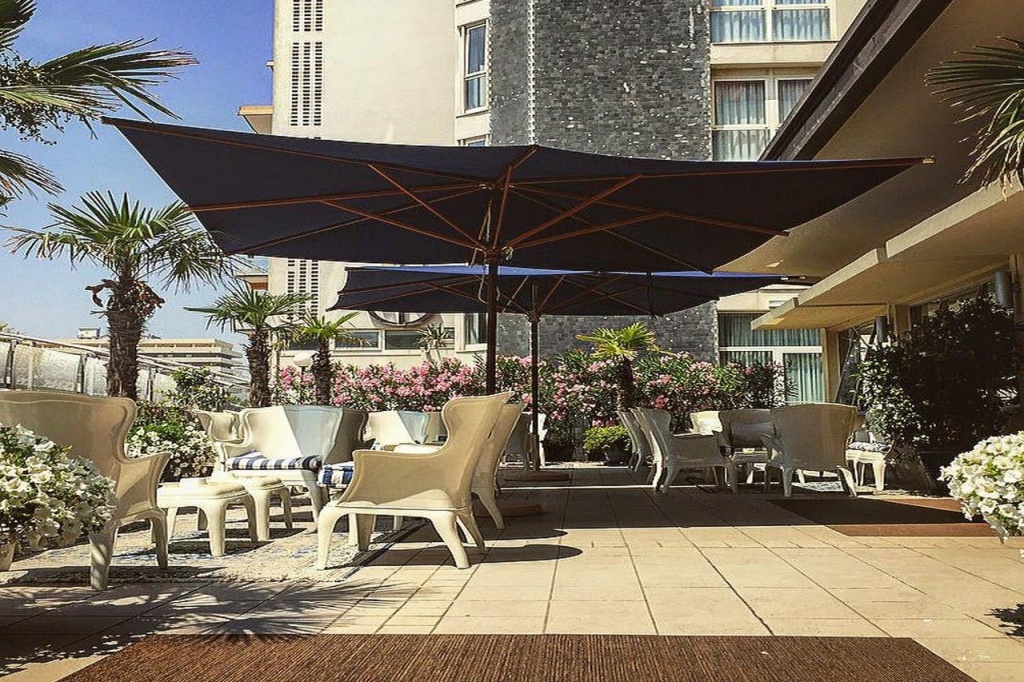 Hotel Caravelle