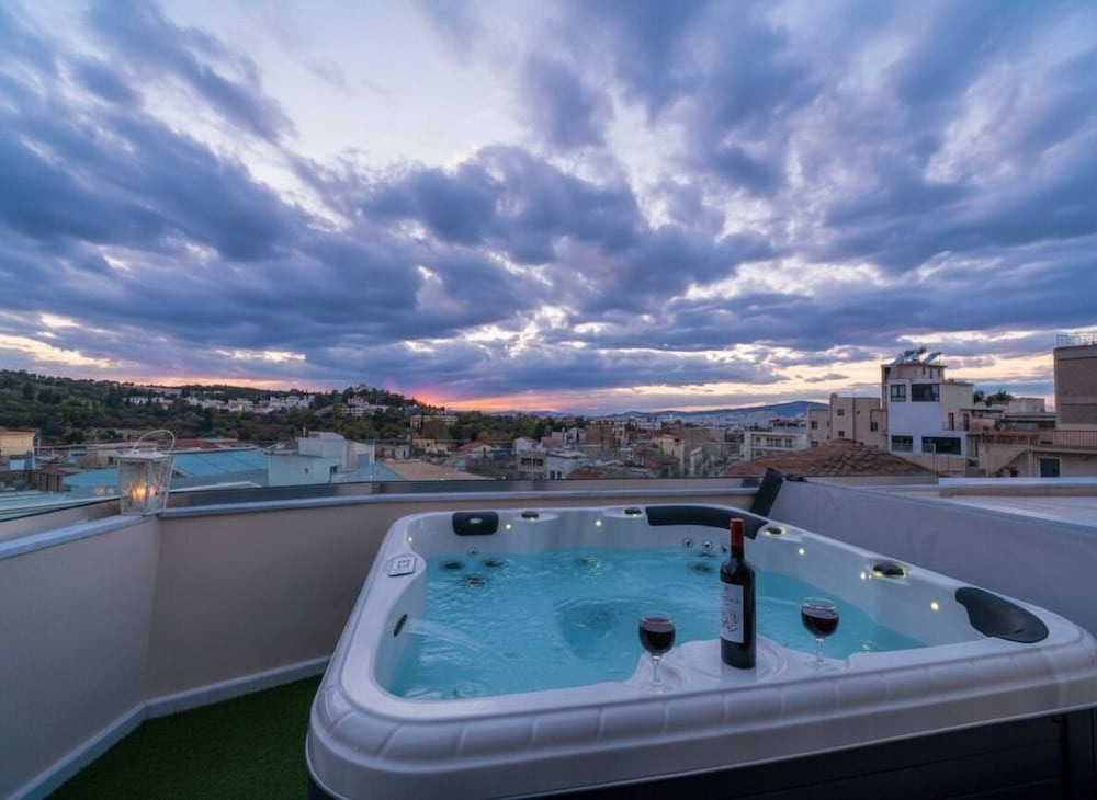 Junior Suite with balcony and with city view