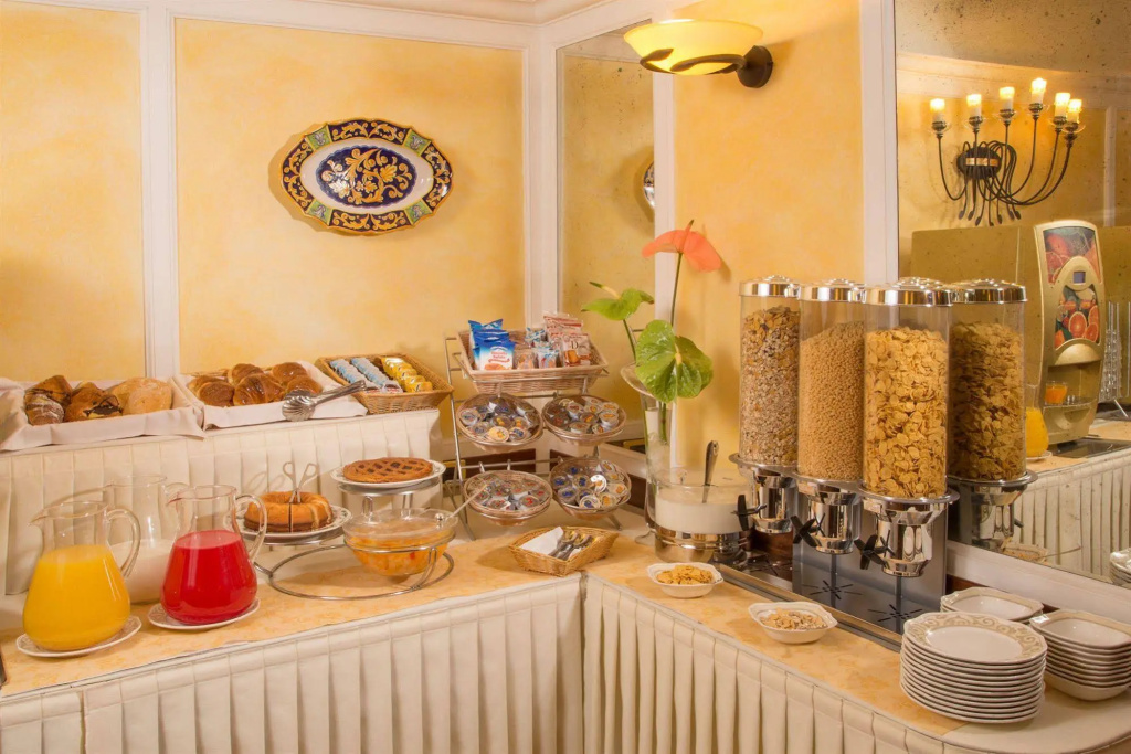 Hotel photo 12