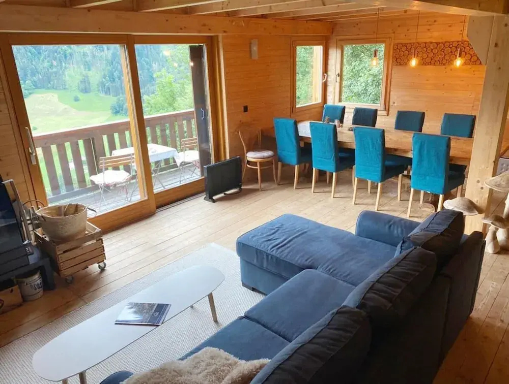 Chalet in Rossiniere Near Glacier & Lake