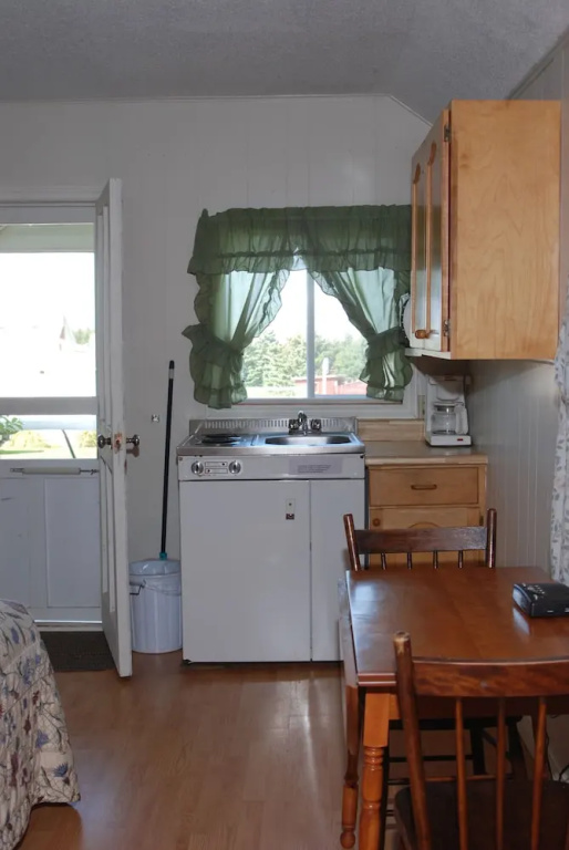 Shining Waters Cottages - Chambres