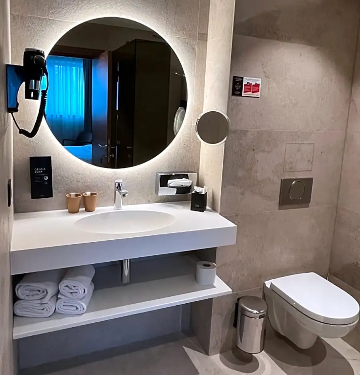 Executive Double room (full double bed)