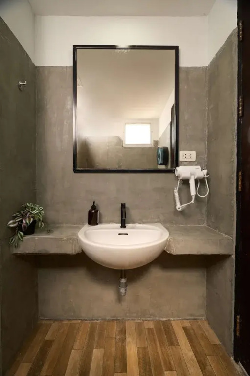 Двухместный номер Standard двуспальная кровать в Thapae60 Mini Hotel